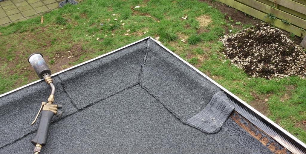 Lekkage dakkapel Spijkenisse: herken en repareer