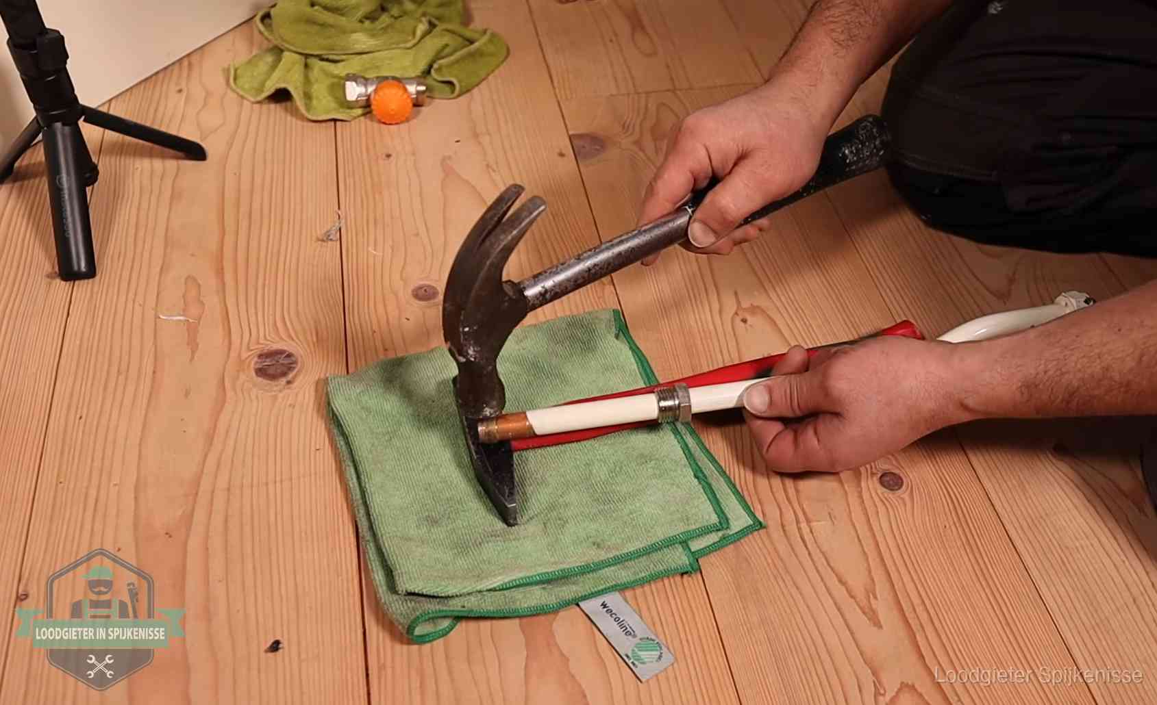 Geimproviseerd gereedschap bij een klus in Spijkenisse, een teken om op te letten wie je binnenhaalt